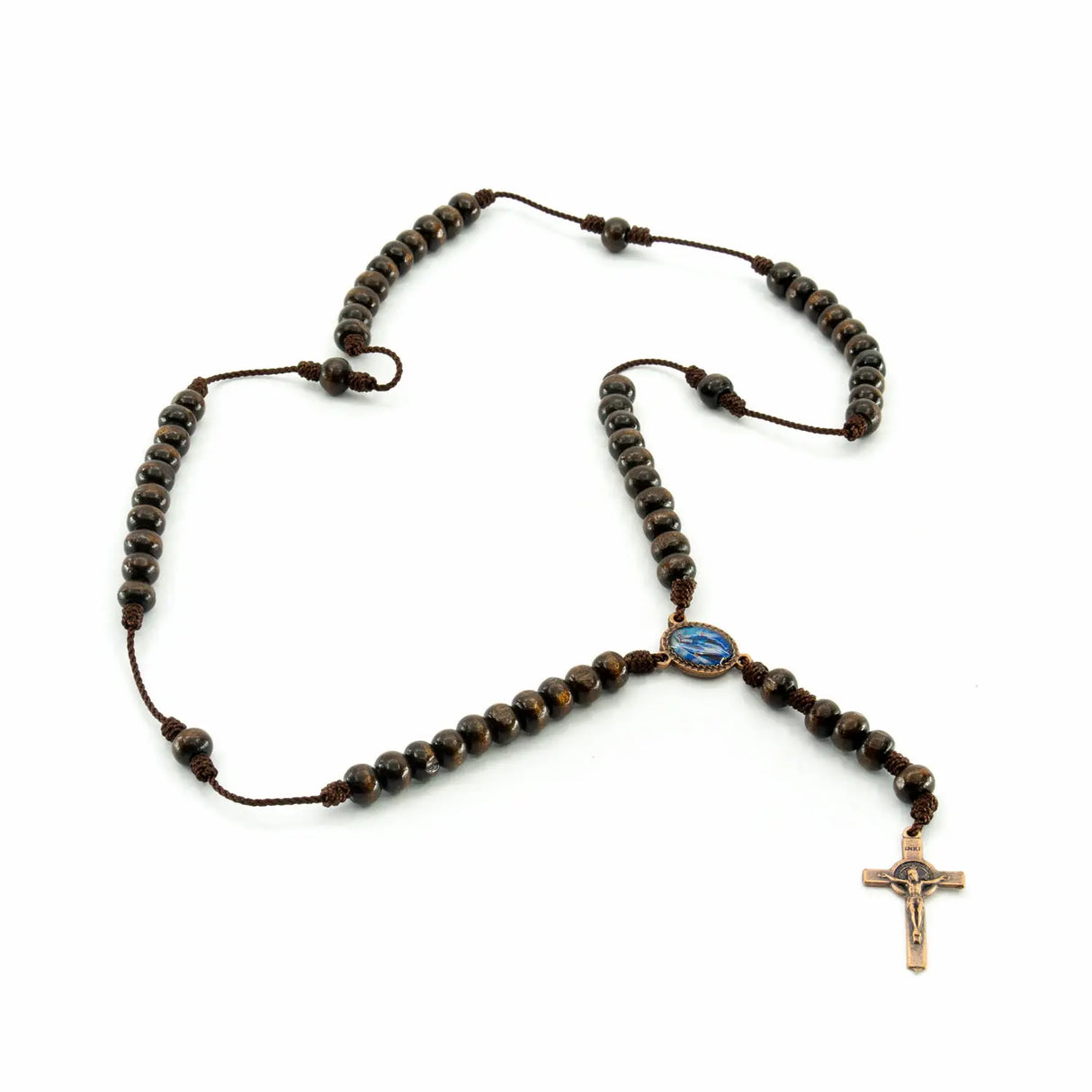 Camandula en madera e hilo