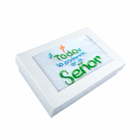 Toalla con mensaje en caja - Todo lo podemos en el Señor